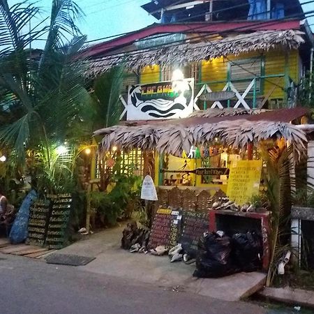 Coconut Hostel Bocas Town Ngoại thất bức ảnh