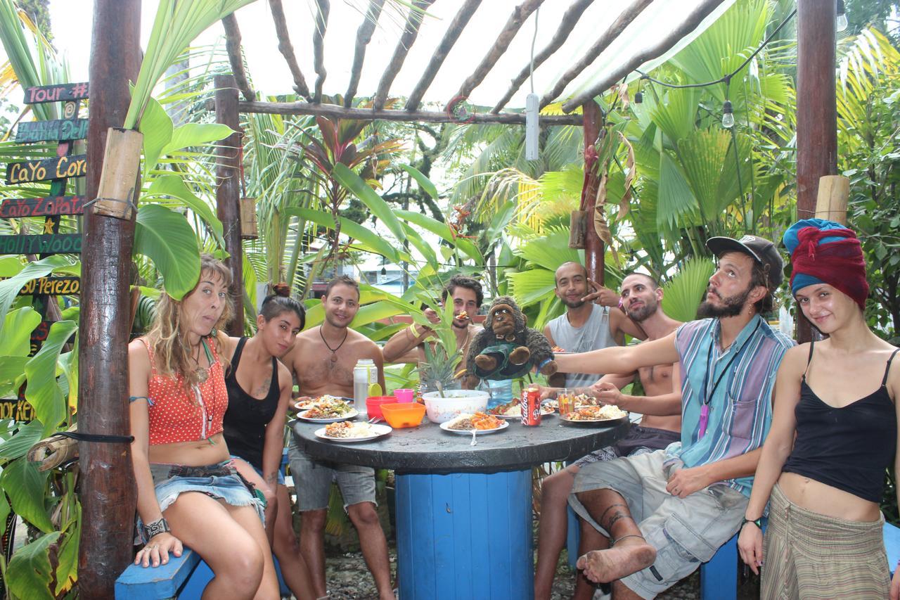 Coconut Hostel Bocas Town Ngoại thất bức ảnh