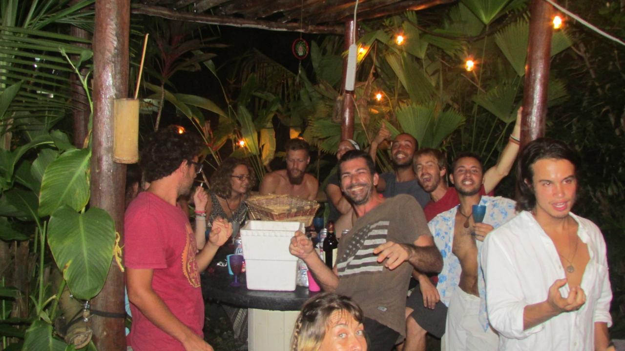Coconut Hostel Bocas Town Ngoại thất bức ảnh