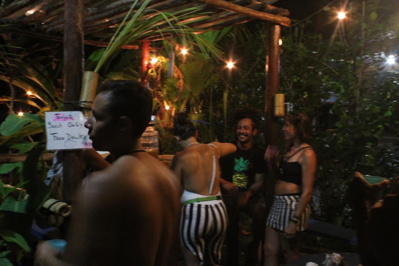Coconut Hostel Bocas Town Ngoại thất bức ảnh