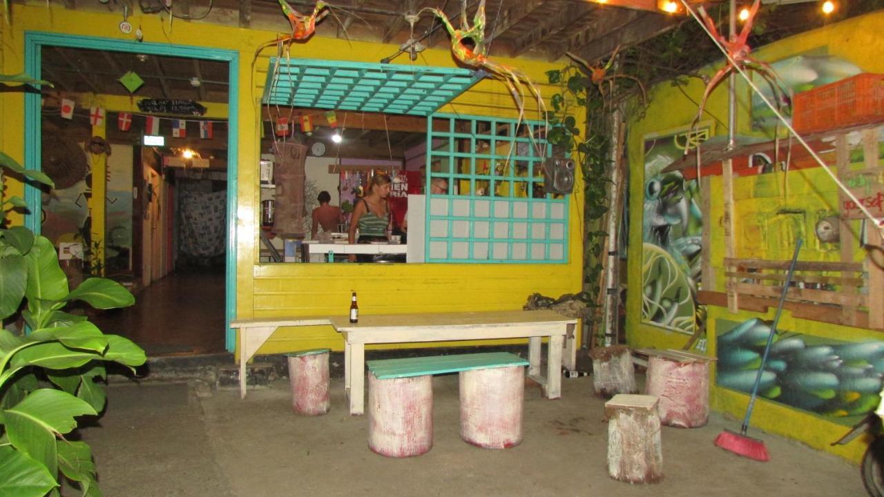 Coconut Hostel Bocas Town Ngoại thất bức ảnh
