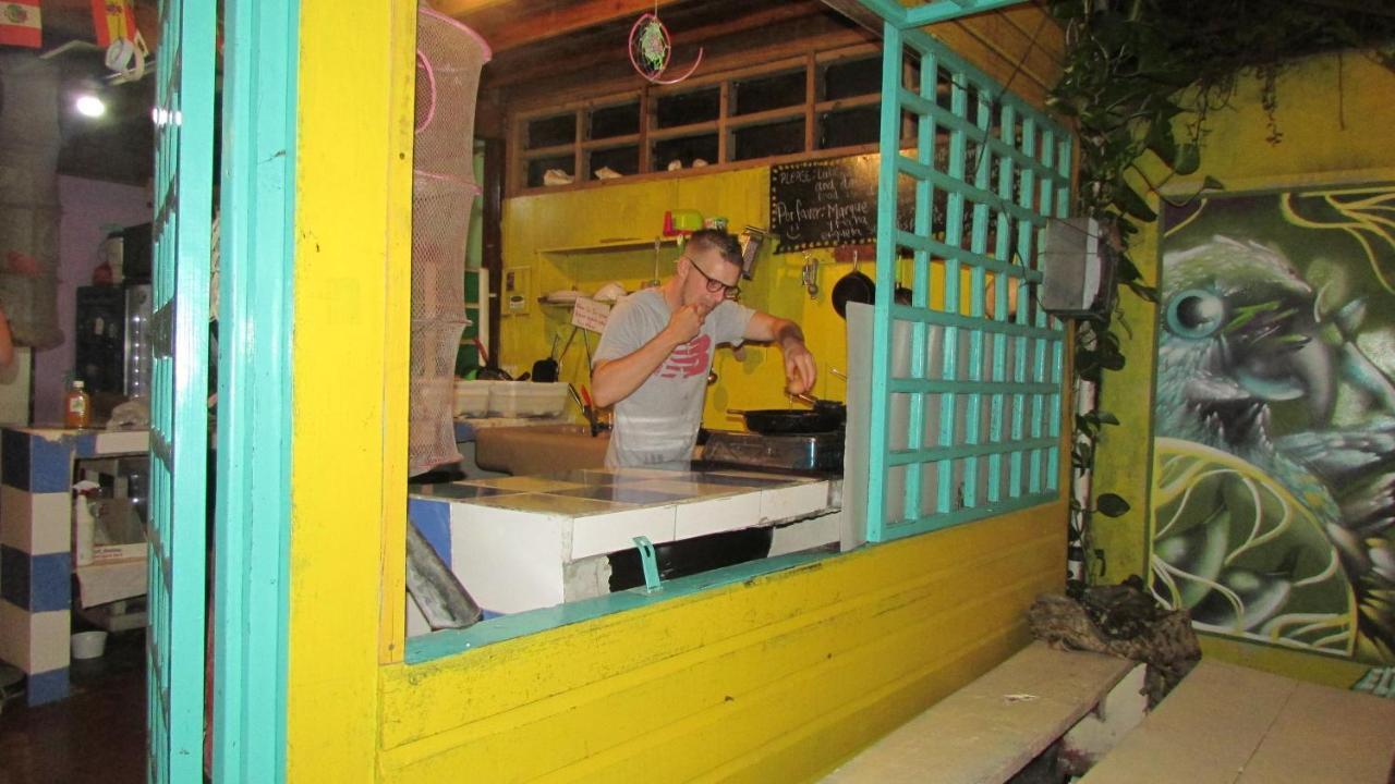 Coconut Hostel Bocas Town Ngoại thất bức ảnh